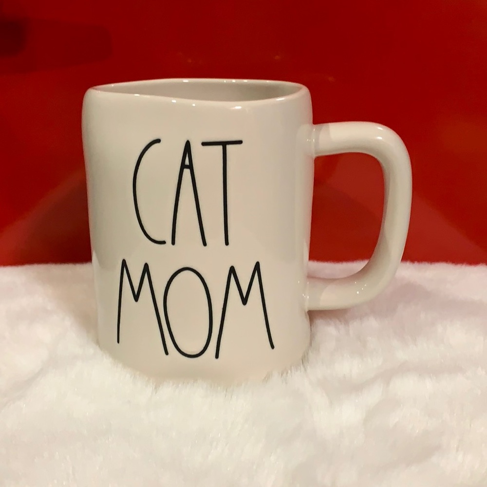 Rae Dunn Mug “Cat Mom”